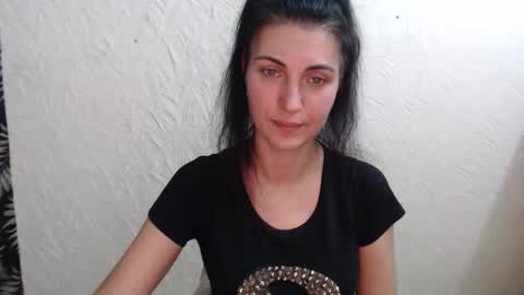 Nensy online show from December 22, 2025, 3:31 pm