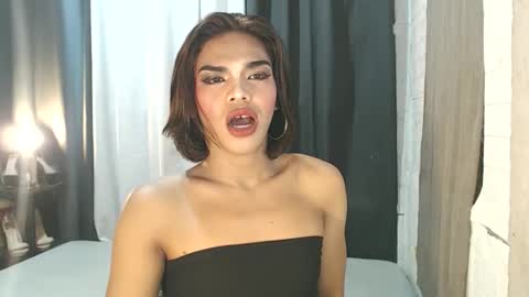 neomi online show from November 23, 2025, 9:31 am