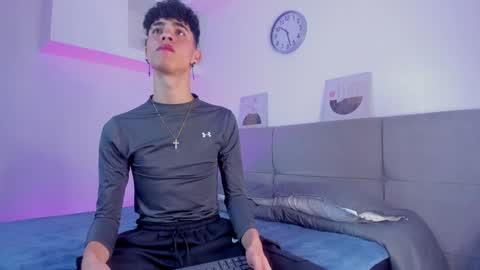  NeoRaptis  jhonatan  online show from December 26, 2024, 8:11 pm