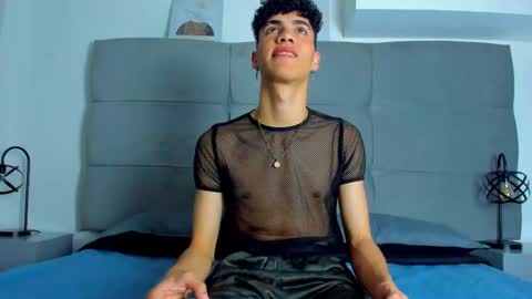  NeoRaptis  jhonatan  online show from February 20, 2025, 8:14 pm