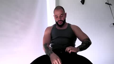 neron XXL online show from December 1, 2025, 1:38 pm