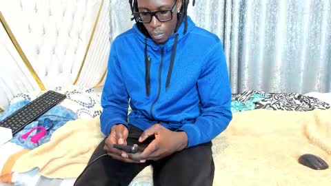 Snapshot of netfux_and_chill chatting on March 12, 2026, 6:14 pm netfux_and_chill online show from March 12, 2026, 6:14 pm