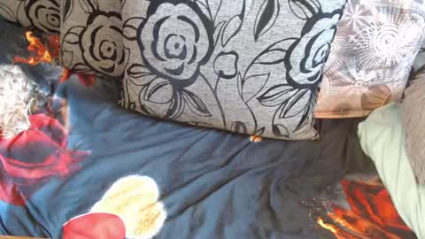 Lilly  online show from April 6, 2026, 4:46 am