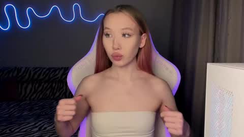 Mina online show from February 18, 2025, 3:10 pm