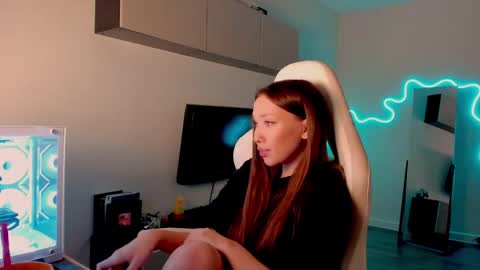 Mina online show from April 10, 2026, 6:40 am