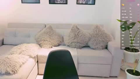   online show from October 6, 2025, 6:05 pm