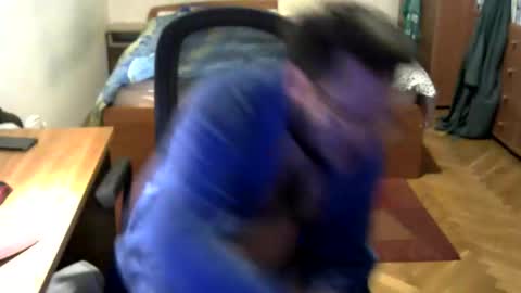 nezoss online show from December 17, 2025, 7:47 am