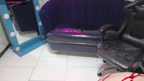 Snapshot of nezuko_v chatting on January 14, 2026, 3:01 am nezuko_v online show from January 14, 2026, 3:01 am