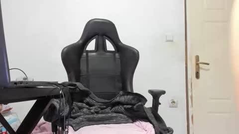 Snapshot of nezukokamado chatting on December 2, 2025, 7:03 am Shinobu Koch online show from December 2, 2025, 7:03 am