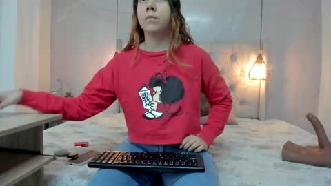 Milena online show from November 30, 2025, 11:47 am