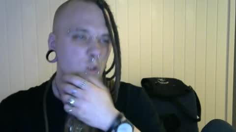 Snapshot of nezvers chatting on January 17, 2025, 10:56 pm YouPick online show from January 17, 2025, 10:56 pm