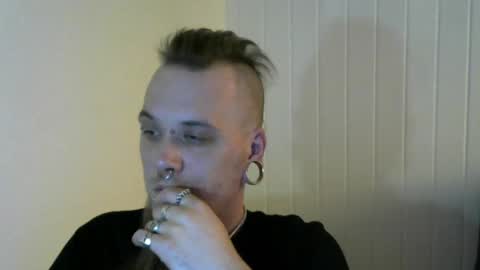 Snapshot of nezvers chatting on February 7, 2025, 9:58 pm YouPick online show from February 7, 2025, 9:58 pm