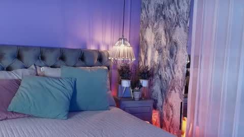 Nia online show from December 16, 2025, 11:59 am