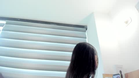 Snapshot of nia__white chatting on February 6, 2025, 8:45 pm laura online show from February 6, 2025, 8:45 pm