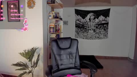 Snapshot of nia_blaze chatting on February 13, 2025, 7:10 pm Nia online show from February 13, 2025, 7:10 pm