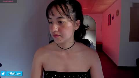 Nia online show from April 1, 2026, 8:28 pm