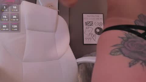 Nia online show from January 15, 2026, 1:05 pm