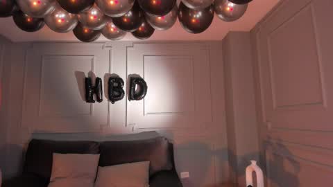 Snapshot of niasalvatore chatting on February 19, 2025, 12:35 am Call me Nia online show from February 19, 2025, 12:35 am