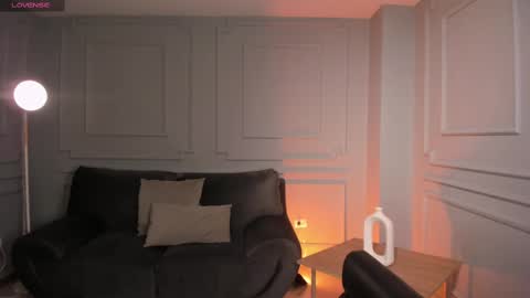 Snapshot of niasalvatore chatting on February 20, 2025, 10:59 pm Call me Nia online show from February 20, 2025, 10:59 pm