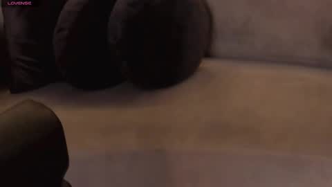 Snapshot of niasalvatore chatting on September 24, 2025, 6:33 pm Call me Nia online show from September 24, 2025, 6:33 pm