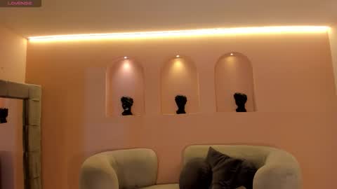 Snapshot of niasalvatore chatting on October 26, 2025, 6:03 pm Call me Nia online show from October 26, 2025, 6:03 pm