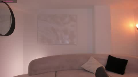 Snapshot of niasalvatore chatting on November 8, 2025, 11:21 am Call me Nia online show from November 8, 2025, 11:21 am