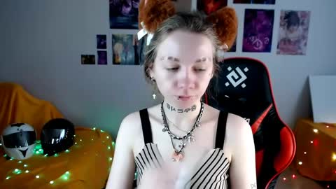 nica_kawaii online show from May 21, 2026, 12:23 pm