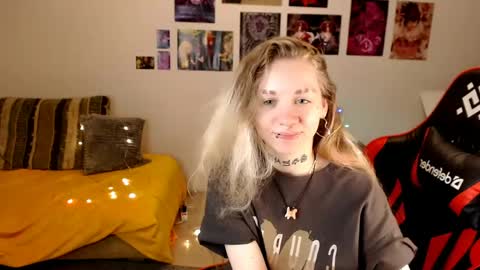 nica_kawaii online show from June 3, 2026, 12:24 am