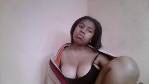 Snapshot of nicelly01 chatting on June 25, 2026, 5:23 am nicelly01 online show from June 25, 2026, 5:23 am