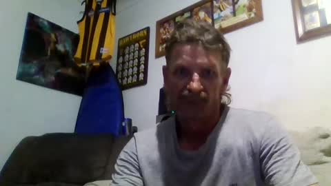 Snapshot of niceozziecockxxx chatting on April 17, 2026, 10:24 pm Sexiishaine online show from April 17, 2026, 10:24 pm