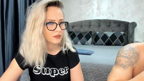 Sophie online show from January 10, 2025, 7:04 am