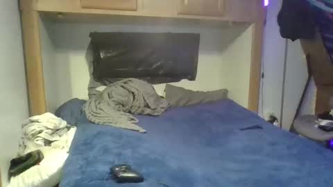 nicholasjesse51 online show from November 24, 2025, 2:44 am