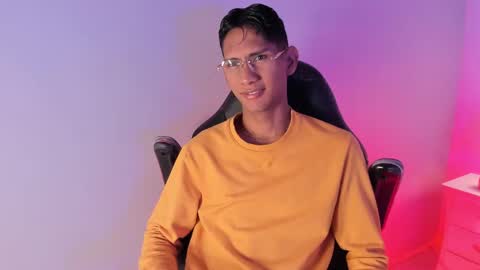 Snapshot of nick_collins20 chatting on October 7, 2025, 8:39 pm Nick online show from October 7, 2025, 8:39 pm