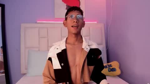 Snapshot of nick_collins20 chatting on February 14, 2026, 8:05 pm Nick online show from February 14, 2026, 8:05 pm