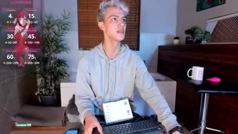 Nick  online show from December 21, 2025, 11:50 am