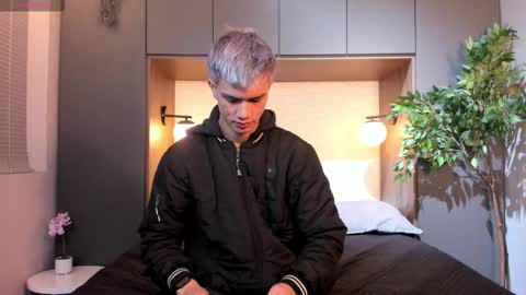 Snapshot of nick_torn chatting on February 20, 2026, 12:05 pm Nick online show from February 20, 2026, 12:05 pm