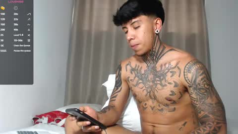 Nickhot0609 online show from February 26, 2025, 8:44 pm