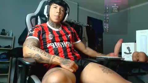 Nickhot0609 online show from September 24, 2025, 2:37 am