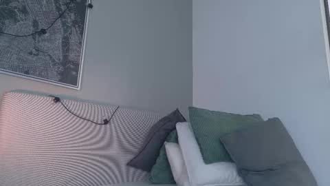 NICKI FOX  online show from November 25, 2025, 7:58 pm