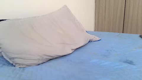 Nicolas              online show from February 28, 2025, 9:01 pm