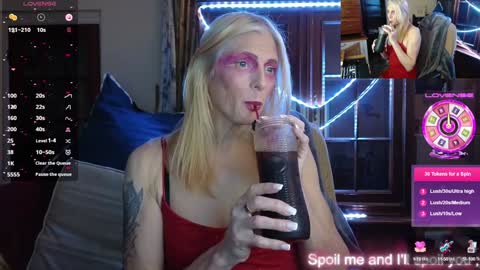 Snapshot of nicktu52 chatting on December 7, 2024, 12:08 am nicktuuk online show from December 7, 2024, 12:08 am