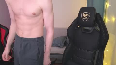 Nicki  Danny online show from March 5, 2025, 5:29 pm