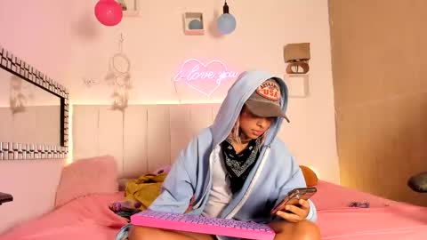 Snapshot of nicky_teem chatting on March 10, 2026, 9:36 am nicky_teem online show from March 10, 2026, 9:36 am