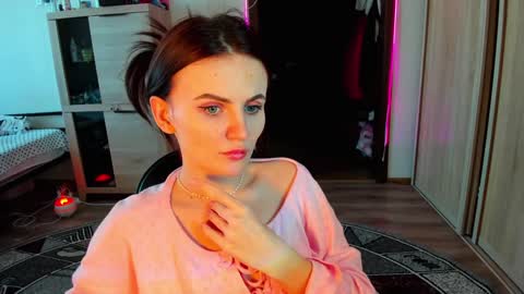 Nicky Weekends online show from February 5, 2025, 8:00 am