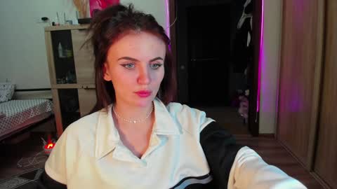 Nicky Weekends online show from February 6, 2025, 9:22 am