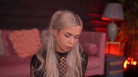 Nicky online show from November 20, 2025, 6:51 pm