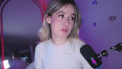 Nicky online show from November 10, 2025, 11:48 pm