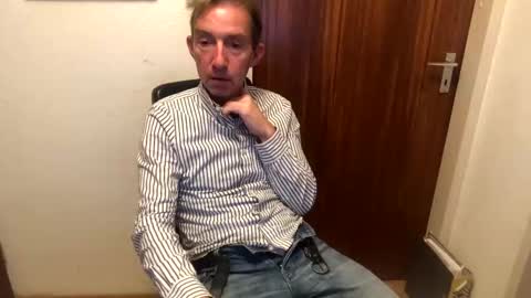 Snapshot of nico181969 chatting on December 23, 2024, 3:33 pm Nico online show from December 23, 2024, 3:33 pm