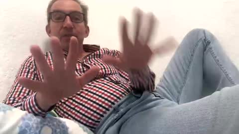 Nico online show from November 18, 2025, 10:47 pm