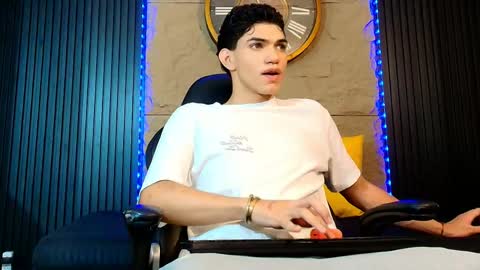 nico_monroet online show from April 30, 2026, 9:41 pm